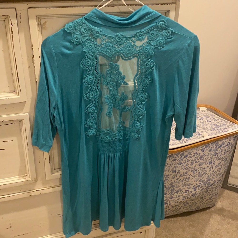 Open front kimono-style top w/ crochet & mesh back szL